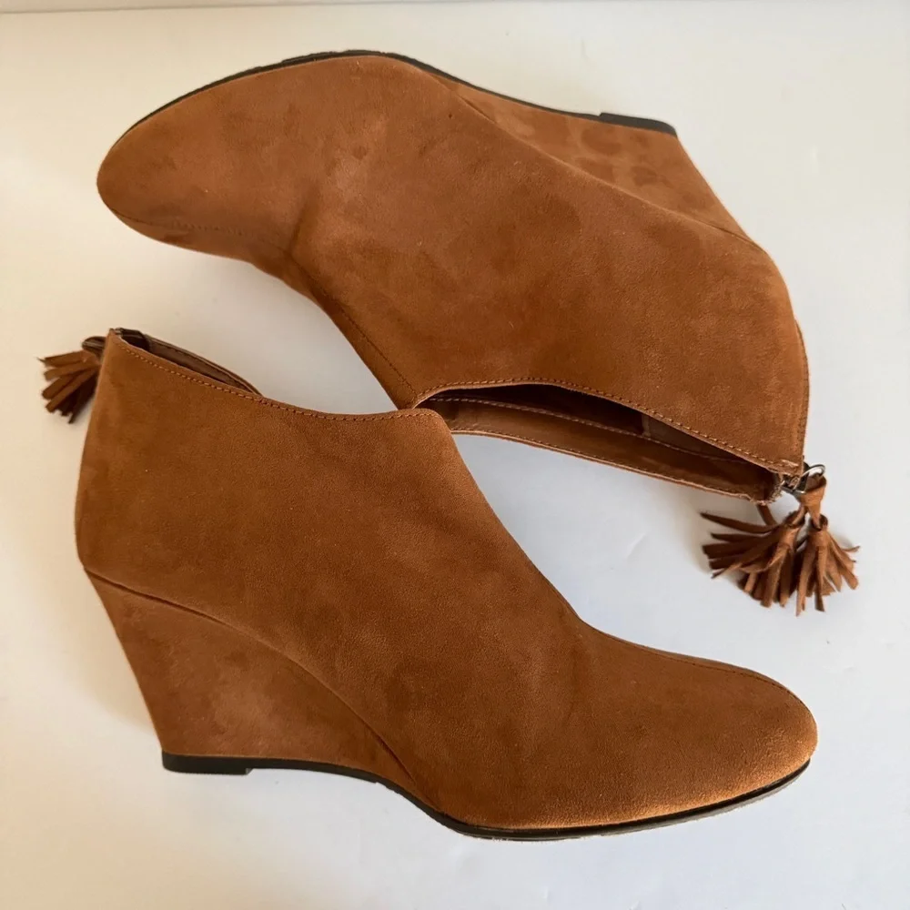 CL by Chinese Laundry Via Wedge Ankle Booties Brown - Back Zipper Tassel Sz 8.5M